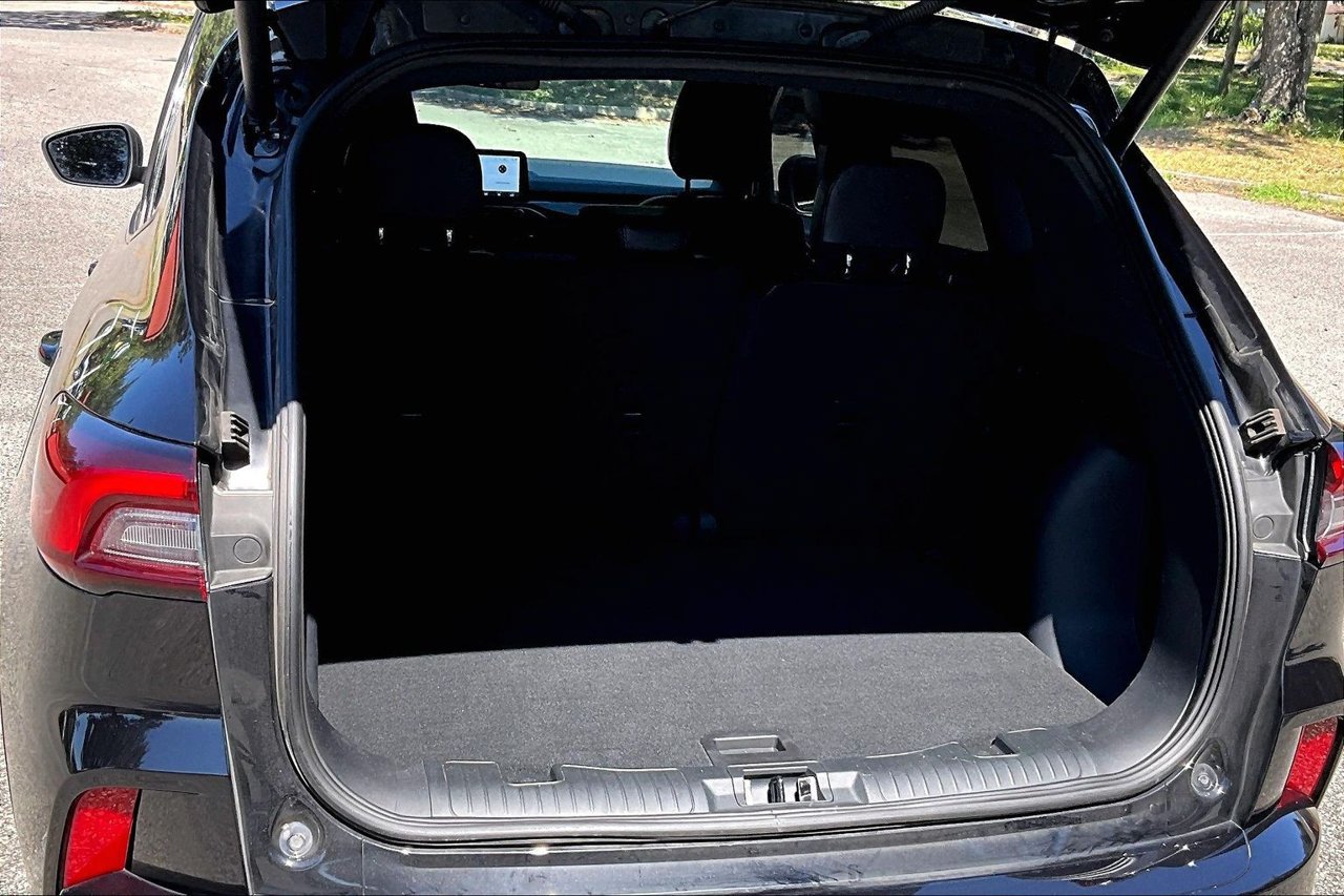 Used 2024 Ford Escape ST-Line w/ Equipment Group 301A FWD image 35