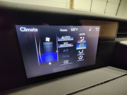 Used 2019 Lexus IS 300 F Sport w/ F Sport Package image 38