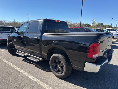 Used 2022 RAM 1500 Classic SLT image 6