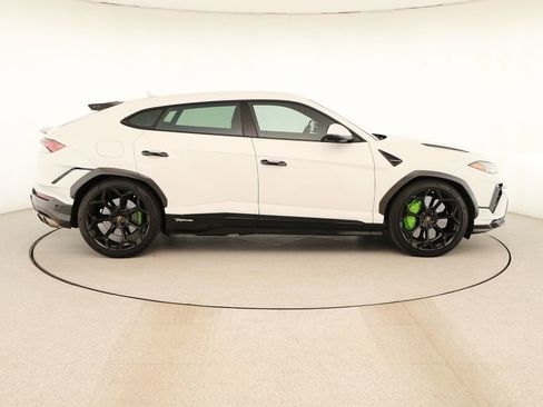 Used 2023 Lamborghini Urus Performante AWD/4WD image 8