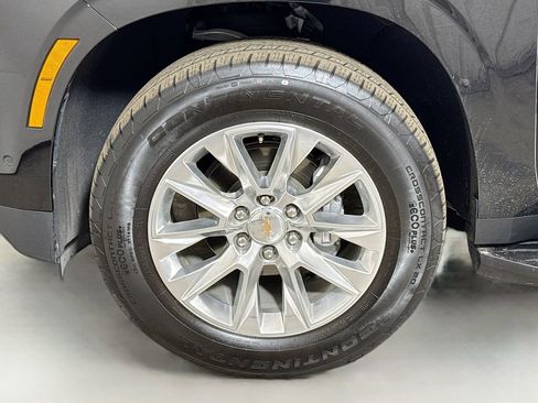 Used 2025 Chevrolet Tahoe Premier AWD/4WD image 31