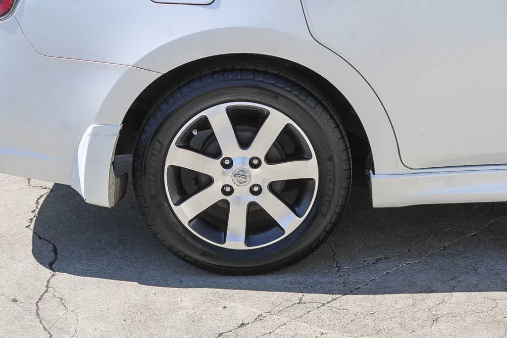 Used 2012 Nissan Sentra 2.0 SR w/ Special Edition Pkg FWD image 8