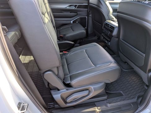 New 2026 Jeep Grand Wagoneer Limited image 32