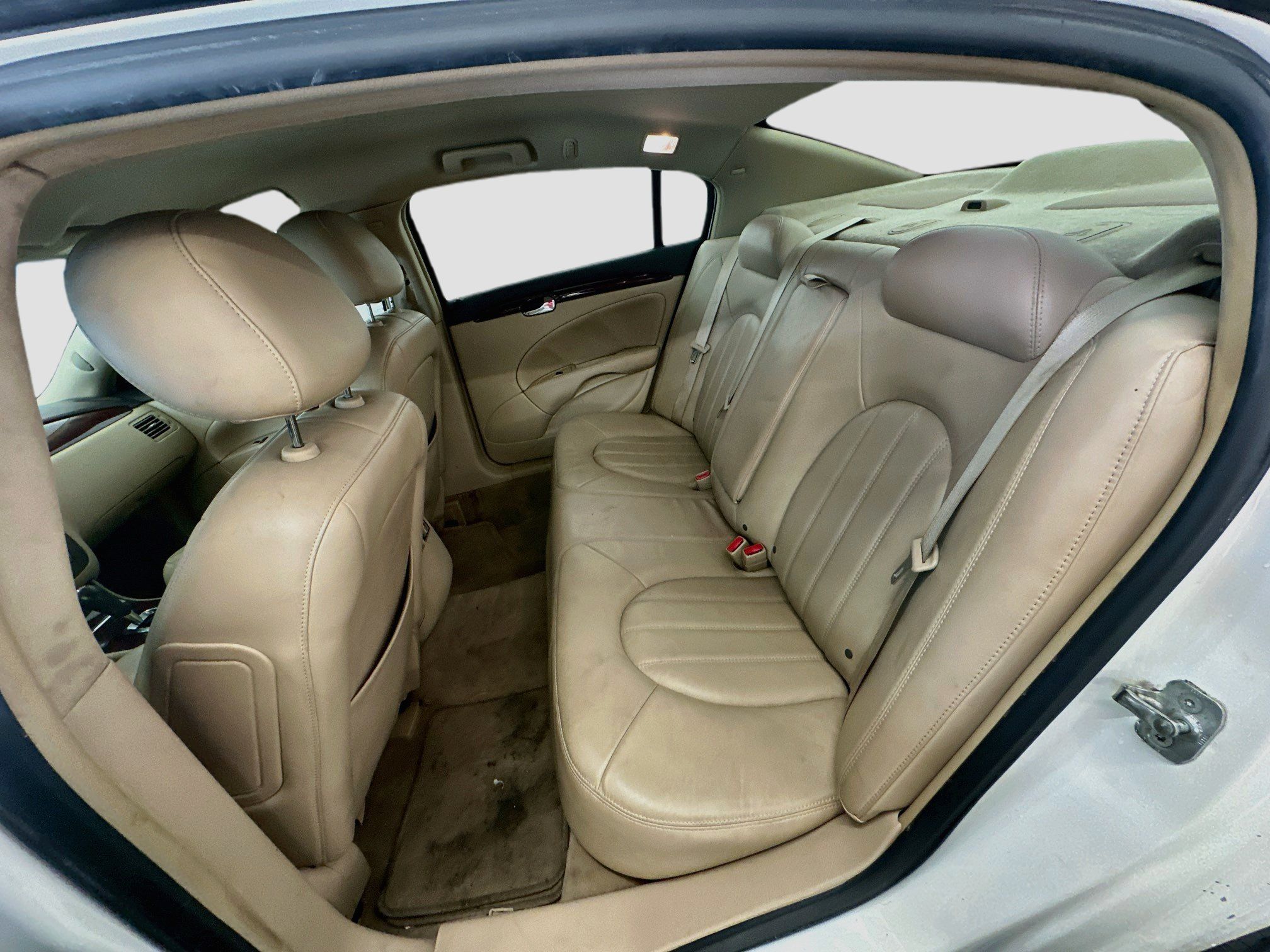 Used 2010 Buick Lucerne CXL w/ Driver Confidence Package FWD image 27