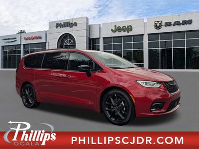 New 2026 Chrysler Pacifica Limited w/ S Appearance Package