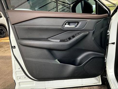 Certified 2023 Nissan Rogue SV w/ SV Premium B Package image 22