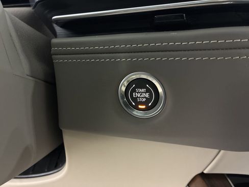 Used 2025 Cadillac Escalade Sport Platinum w/ LPO, ONYX Package image 15