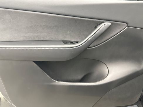 Used 2021 Tesla Model Y Long Range AWD/4WD image 9