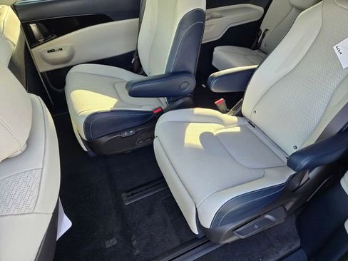 New 2026 Kia Carnival SX Prestige image 24