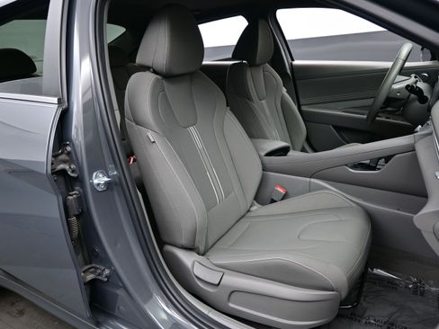 Certified 2024 Hyundai Elantra SEL w/ Convenience Package FWD image 13