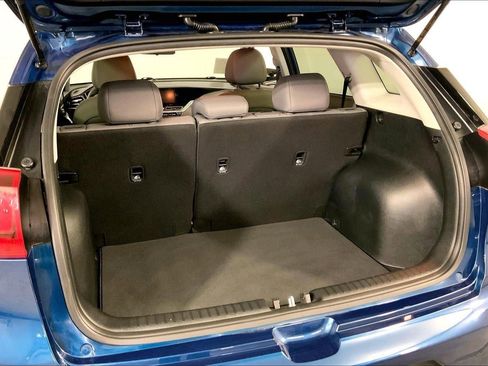 Used 2020 Kia Niro LX image 4