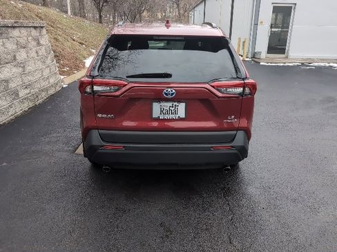 Used 2024 Toyota RAV4 LE image 4