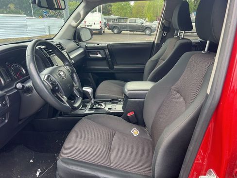 Used 2022 Toyota 4Runner TRD Off-Road image 9