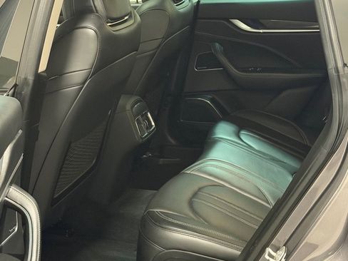 Used 2018 Maserati Levante S GranSport image 9