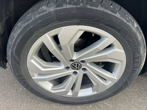 Used 2023 Volkswagen Atlas SE w/ Panoramic Sunroof Package AWD/4WD image 4