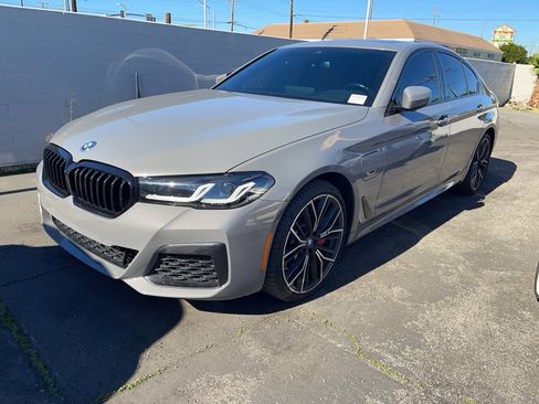 Used 2022 BMW 530e w/ Executive Package image 1