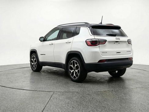 Used 2025 Jeep Compass Limited AWD/4WD image 6