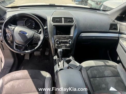 Used 2019 Ford Explorer XLT w/ Equipment Group 202A image 7