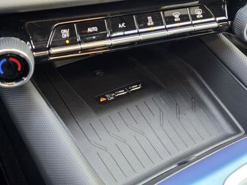 New 2026 Chevrolet Equinox EV LT image 24