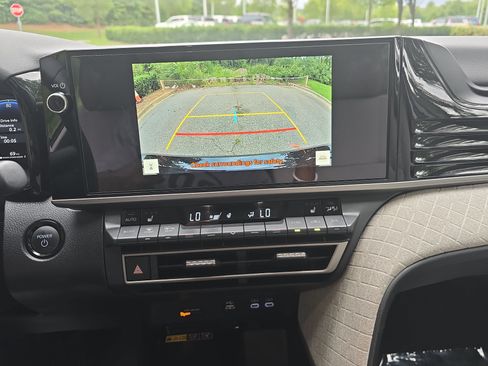 Used 2025 Toyota Camry XLE FWD image 20