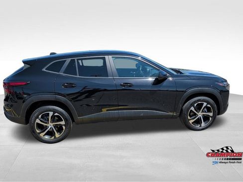 Used 2025 Chevrolet Trax RS w/ Driver Confidence Package FWD image 6