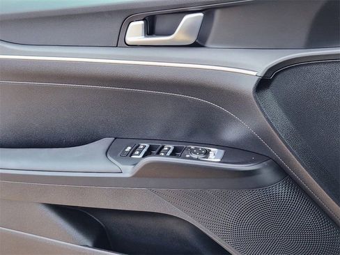 New 2025 Kia K5 LXS image 8