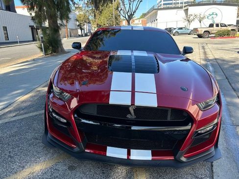 Used 2021 Ford Mustang Shelby GT500 w/ Carbon Fiber Handling Package RWD image 1