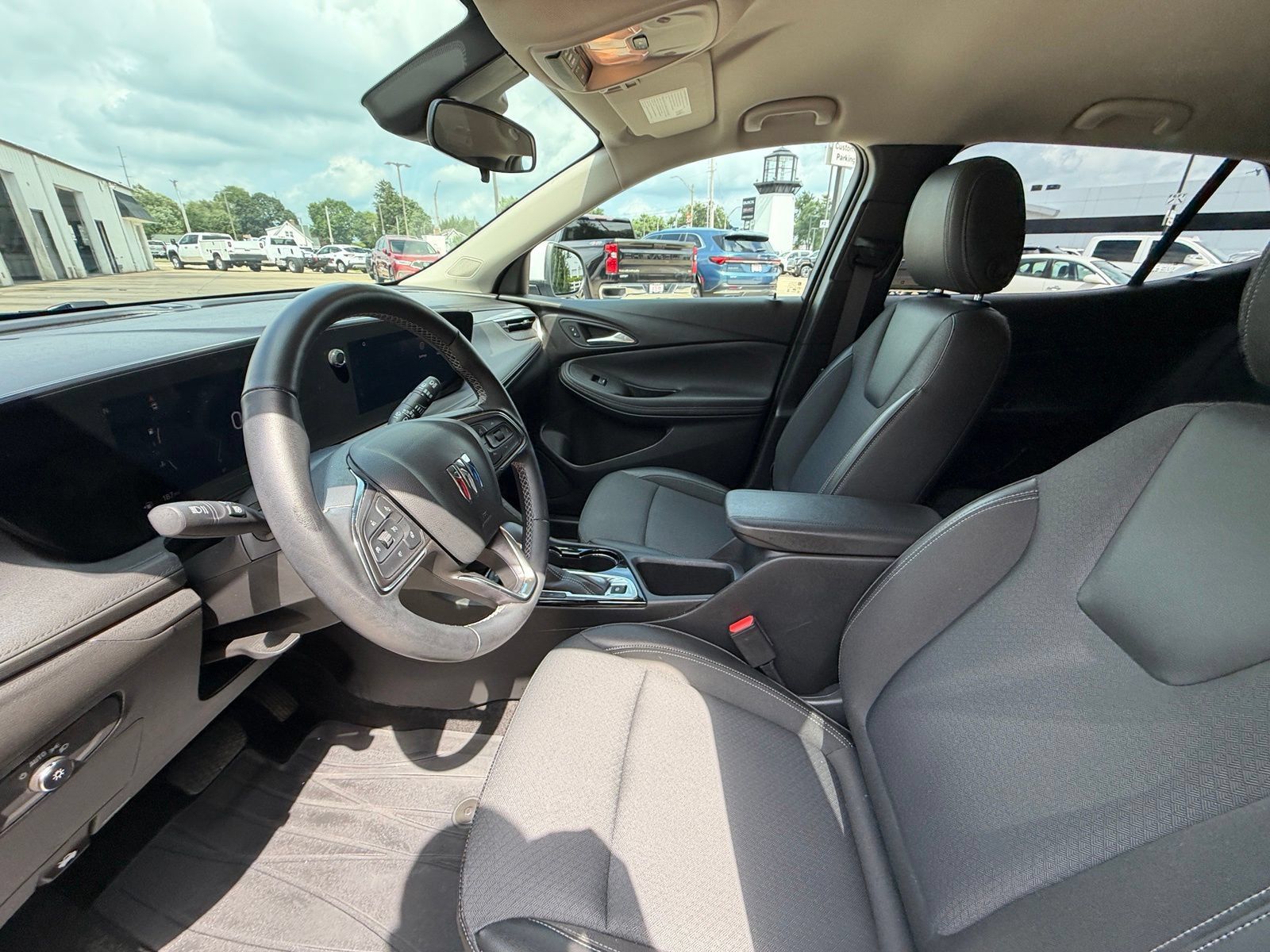 Used 2024 Buick Encore GX Preferred w/ Comfort Package AWD/4WD image 4