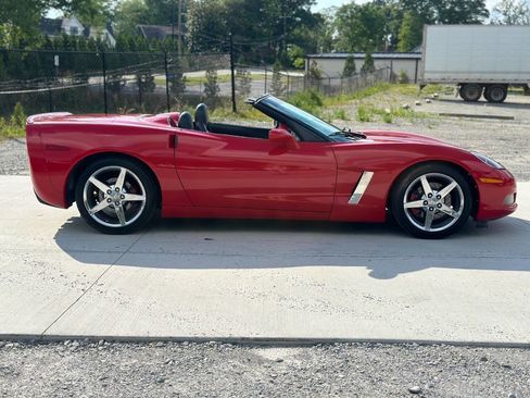 Used 2005 Chevrolet Corvette Convertible w/ Preferred Equipment Group image 7