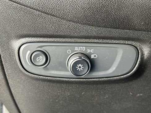 Used 2019 Chevrolet Equinox LT image 25