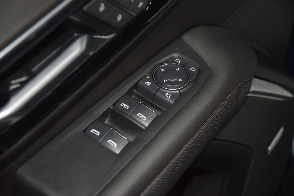 Used 2025 Chevrolet Suburban High Country AWD/4WD image 50