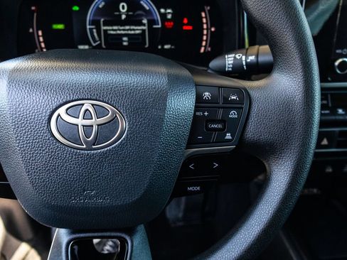 Used 2026 Toyota Camry LE FWD image 33