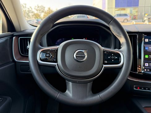 Certified 2023 Volvo XC60 B5 Plus w/ Climate Package image 16