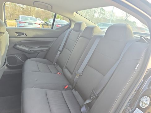 Used 2024 Nissan Altima 2.5 SV image 13