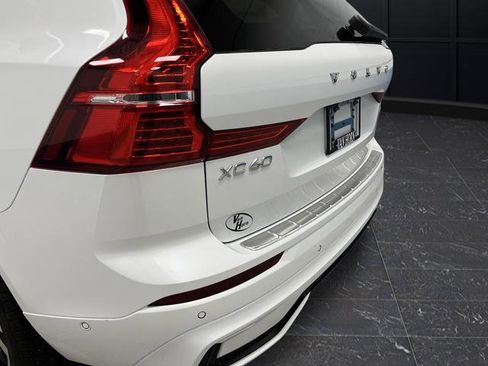 Used 2025 Volvo XC60 B5 Ultra w/ Protection Package Premier image 35