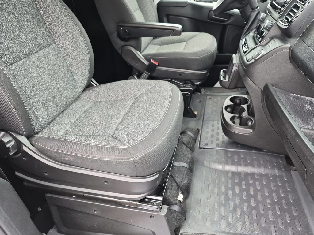 Used 2025 RAM ProMaster 2500 w/ U-Haul Equipment Group FWD image 19