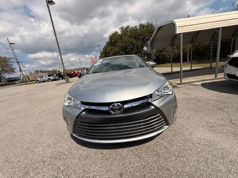 Used 2016 Toyota Camry XLE image 2