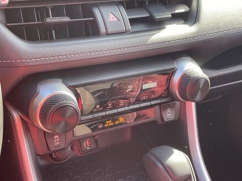 Used 2024 Toyota RAV4 LE image 7