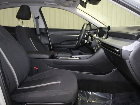 Used 2025 Hyundai Sonata SEL FWD image 26