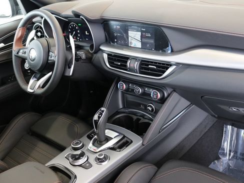 New 2025 Alfa Romeo Stelvio Sprint AWD/4WD image 45