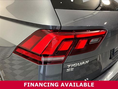 Used 2020 Volkswagen Tiguan SE w/ Panoramic Sunroof Package AWD/4WD image 23