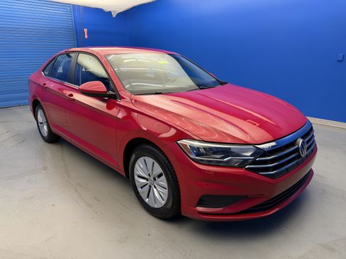 Used 2019 Volkswagen Jetta S w/ Driver Assistance Package FWD image 2