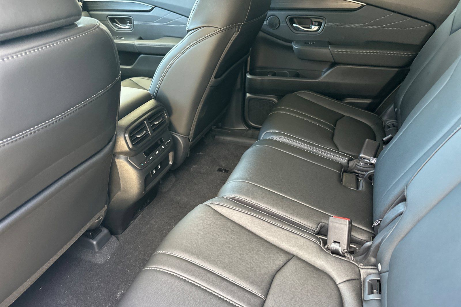 New 2026 Honda Pilot Touring image 10
