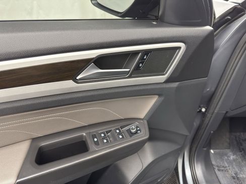 Used 2023 Volkswagen Atlas SE image 14