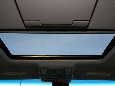 Used 2018 Cadillac Escalade Premium Luxury image 11