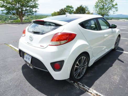 Used 2016 Hyundai Veloster Turbo FWD image 21