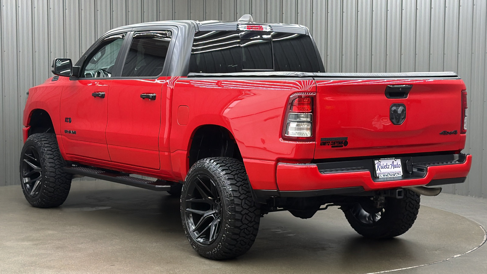 Used 2024 RAM 1500 4x4 Crew Cab image 3