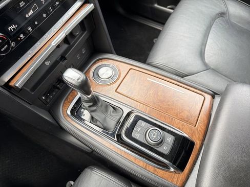 Used 2023 Nissan Armada SL image 9