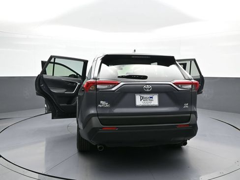 Certified 2022 Toyota RAV4 LE AWD/4WD image 46