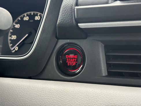 Certified 2025 Honda Pilot EX-L image 32